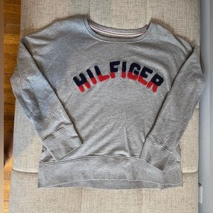Oversized Tommy Hilfiger sweater